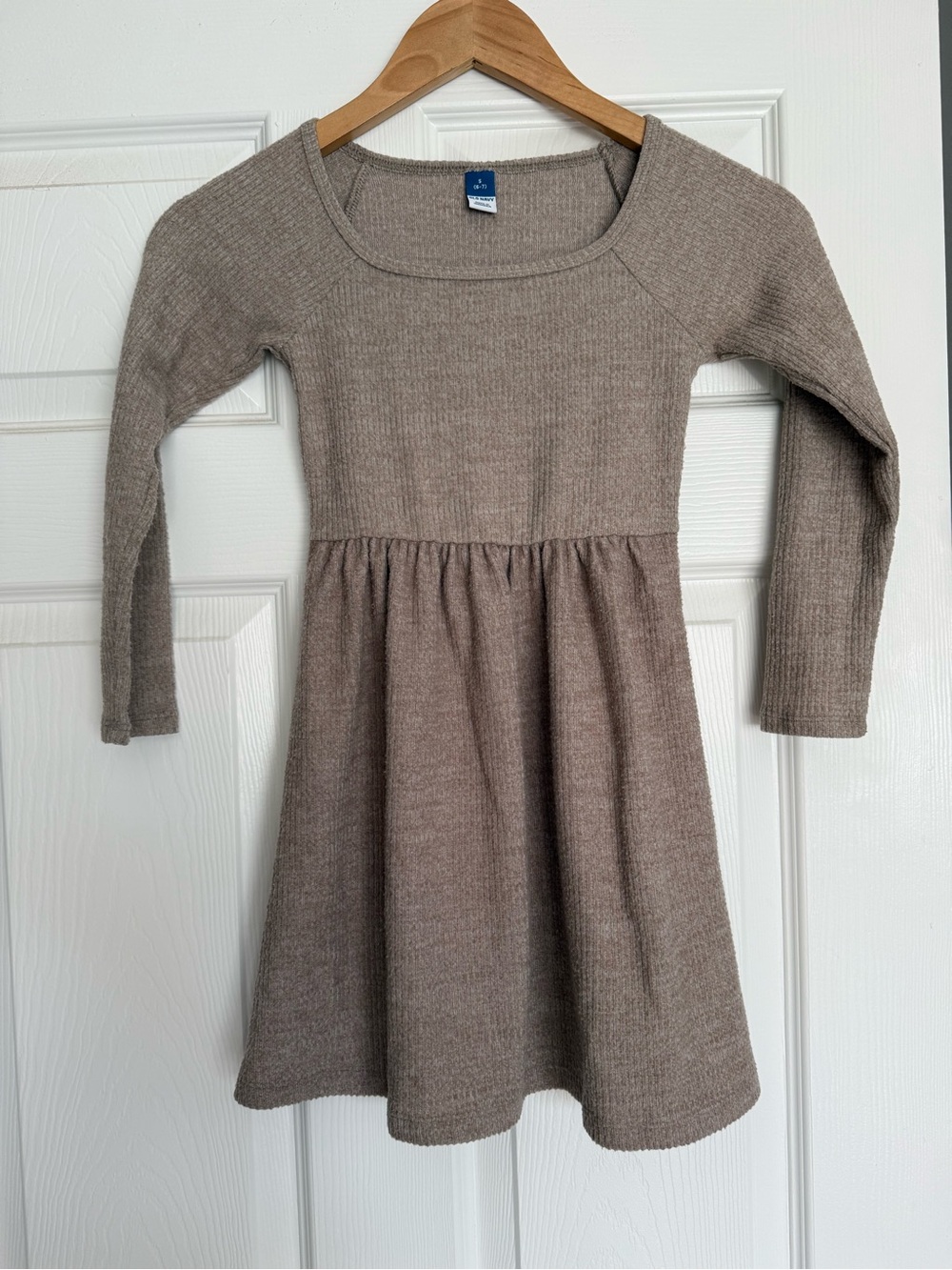 Old Navy Girls' Knit Long-Sleeve Dress in Taupe